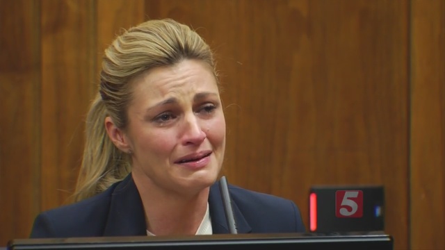 Erin_Andrews_Emotional_During_Testimony__0_32832807_ver1.0_640_480